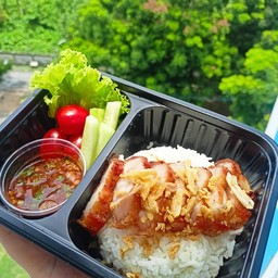 ข้าวหมูสามชั้นทอด