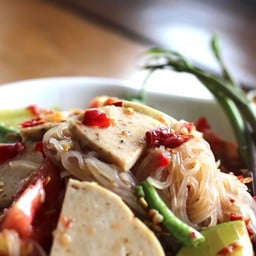 ตำเส้นเล็กหมูยอ