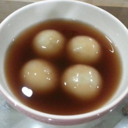 น้ำขิงบัวลอยงาดำ