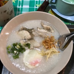 เลือกท้อปปิ้ง  ไข่ลวก ไข่เค็ม ไข่เยี่ยวม้า