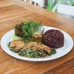ข้าวต้นอ่อนทานตะวันหมูกระเทียม