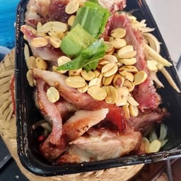 ยำคอหมูย่าง