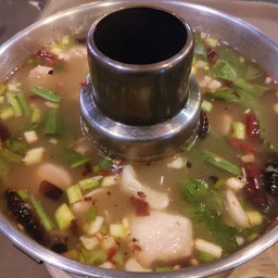 ต้มแซ่บกระดูกอ่อน (หม้อไฟ)