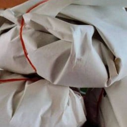 กระเพราราดข้าวแบบห่อ