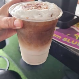 Warmlight Fresh Fruit Smoothie & Waffle