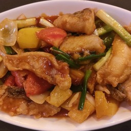 ผัดเปรี้ยวหวานปลากะพง