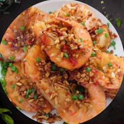กุ้งคั่วพริกเกลือราดข้าว shrimp chili and salted on rice