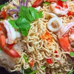 ยำมาม่า