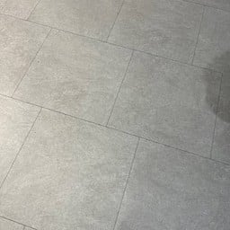 สุภาพร ขนมหวาน หน้าร้านแว่นตาโตเกียว