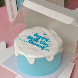 เค้กมินิมอล สีฟ้าลาวาขาว