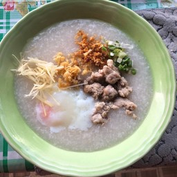 โจ๊กหมู ไข่ลวก