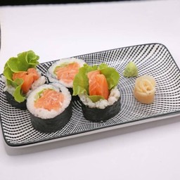 Salmon Sushi Roll