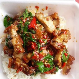 กะเพราหมูกรอบ