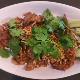 หมูทอดกระเทียมพริกไทย