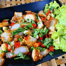 สามชั้นคั่วพริกเกลือ