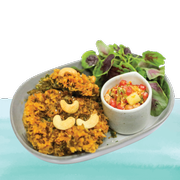 ยำซัมเมอร์ผักเคลกรอบ กุ้งและหมูสับ