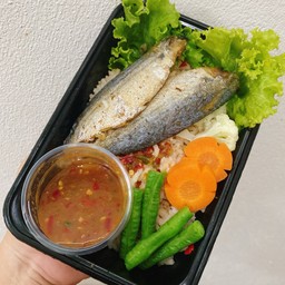 ข้าวคลุกน้ำพริกกะปิปลาทู