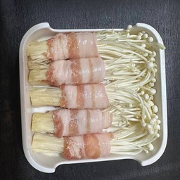 สามชั้นพันเห็ด