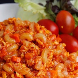 มักกะโรนีซอสมะเขือ