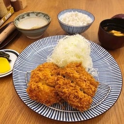 ชุดทงคัตสึหมูผสมเนื้อบดใบชิโสะ