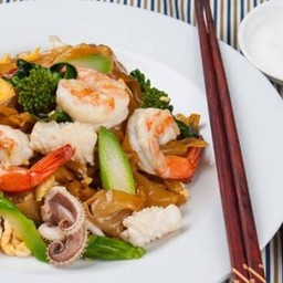 ผัดซีอิ๊ว(กุ้ง,หมึก,รวมทะเล)