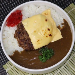 ข้าวแกงกะหรี่เนื้อแองกัสชีส