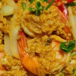 กุ้งผัดผงกะหรี่