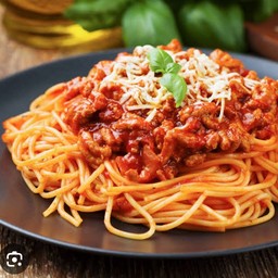 สปาเกตตี้ผัดซอสมะเขือเทศ