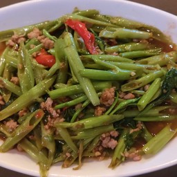 ผักบุ้งผัดกะปิ