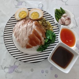ข้าวขาหมู+ไข่