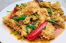 ไก่ผัดผงกระหรี่