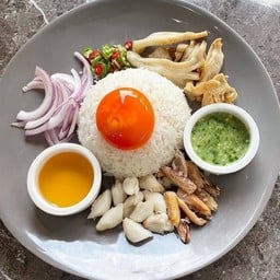 ข้าวขยำปูใส่กากหมูไข่ดอง