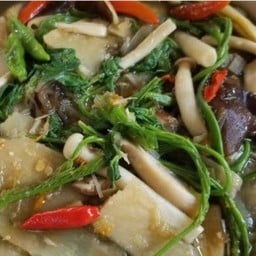 แกงหน่อไม้เห็ดรวม