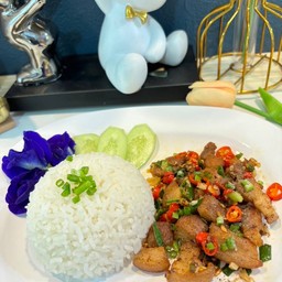 สามชั้นคั่วพริกเกลือ