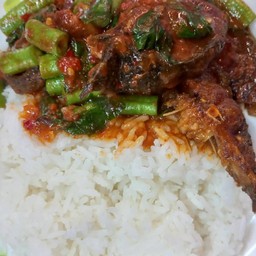 พริกแกงปลาดุกทอด