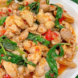 ข้าวกระเพราไก่ชิ้น