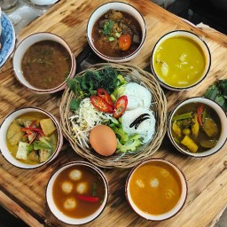 ขนมจีนบุญวาสนา น้ำยาปลาช่อน ตลาดเจ้าพระยา