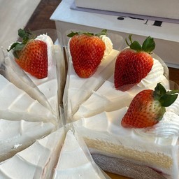 Strawberry short cake สตรอเบอร์รี่ชอร์ทเค้ก
