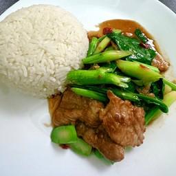 ผัดคะน้าหมูนุ่ม