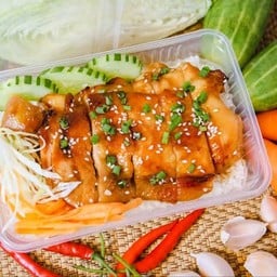 ข้าวกล่องหน้าล้น