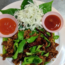 เนื้อวัวทอดกระเทียม