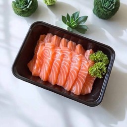 [อร่อยซ่ากับโค้ก] แซลมอนซาซิมิ 100 กรัม ฟรีซีฟู้ด +  โค้ก ไม่มีน้ำตาล (ขวด) 