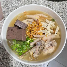ก๋วยจั๊บญวนอุบลต้นตำหรับ