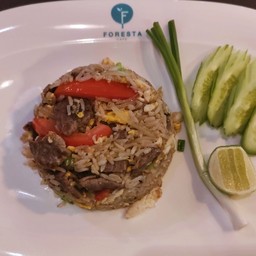 ข้าวผัดเนื้อโคขุน