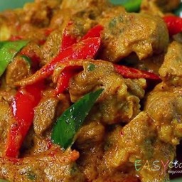 ข้าวผัดพริกแกงใต้หมูชิ้น