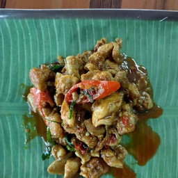 ผัดเผ็ดไก่/หมู (เครื่องแกงใต้)