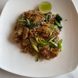 ผัดซีอิ๊วหมู