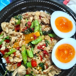 กะเพราเนื้อ (โคขุนติดมัน)