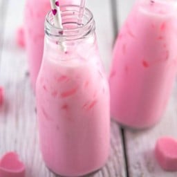 นมชมพูเย็น