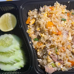 ข้าวผัดหมูชิ้น